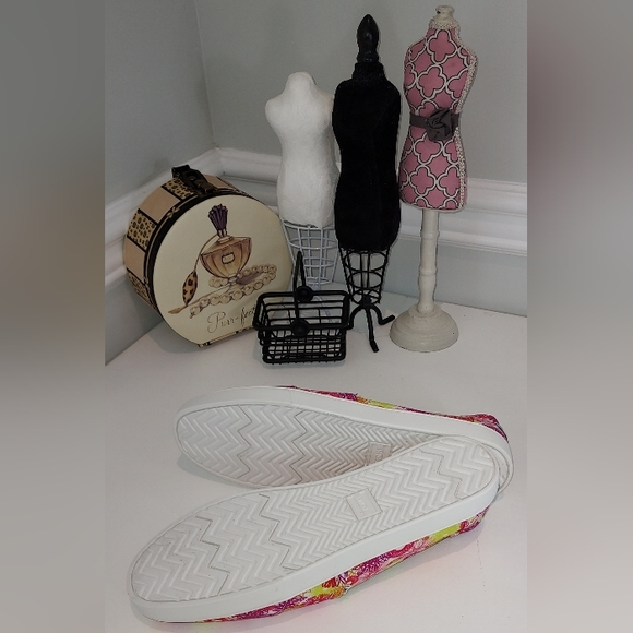 Toms Women's Pink/Orange/Purple Spirogragh Print Slip On Shoes NWOB - Picture 7 of 7